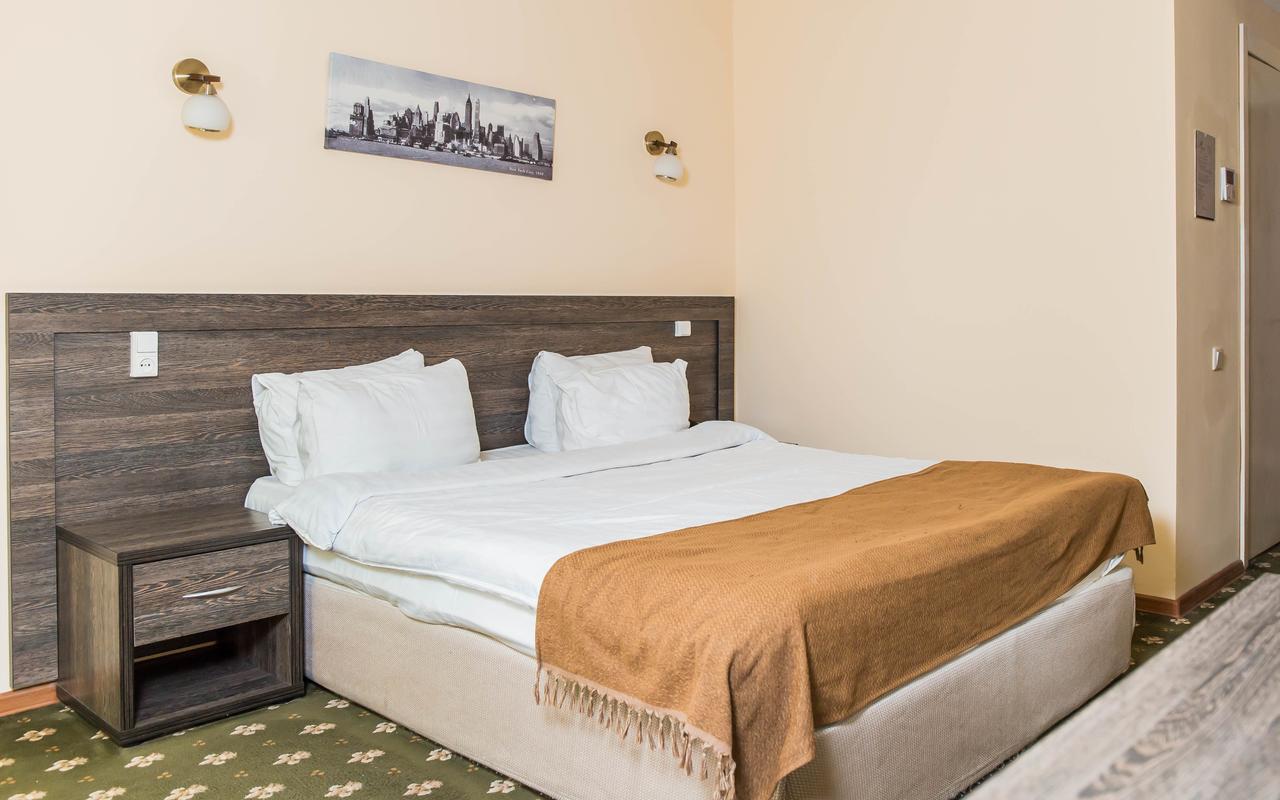 Golden Palace Hotel Almaty Bagian luar foto