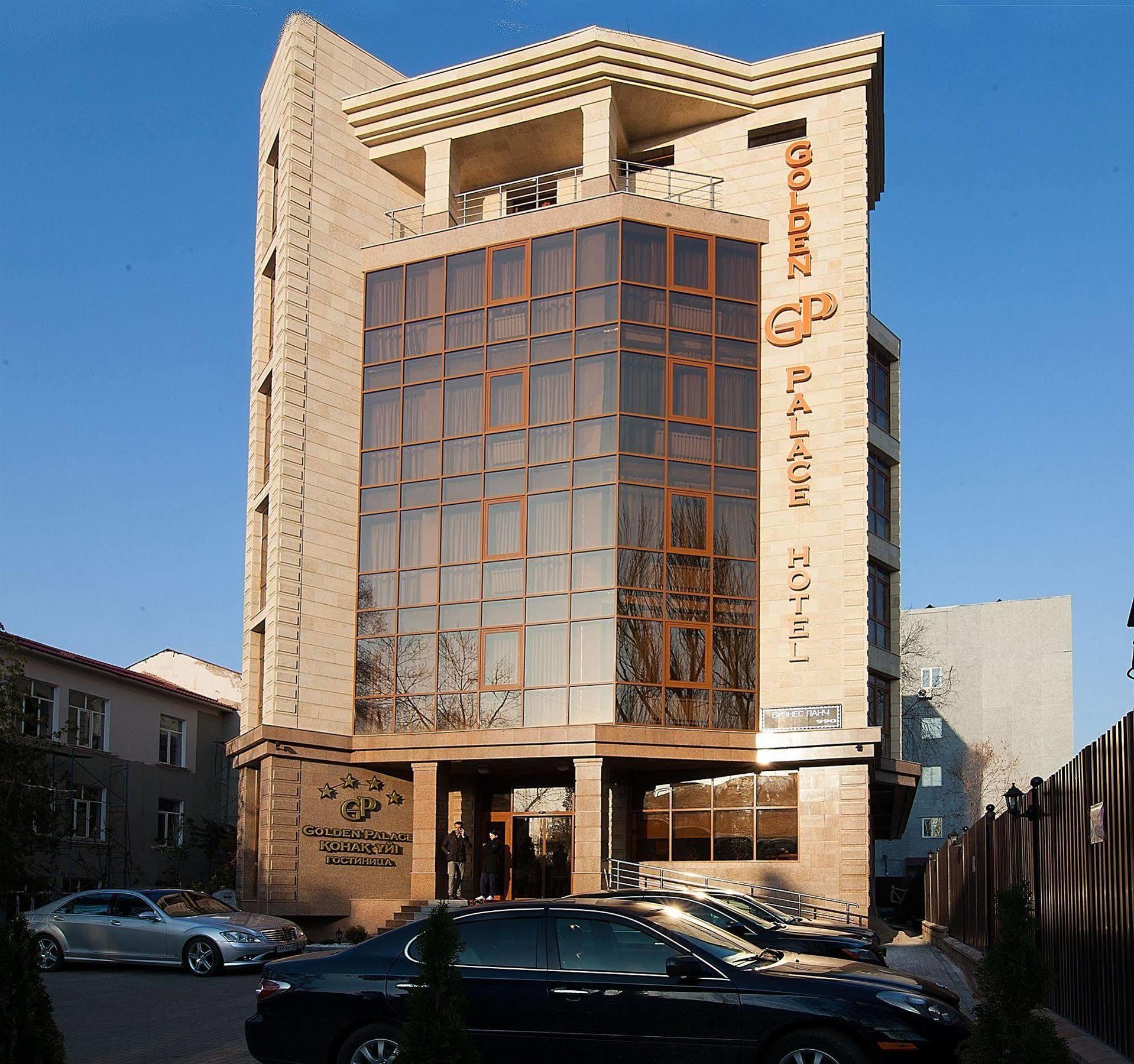 Golden Palace Hotel Almaty Bagian luar foto