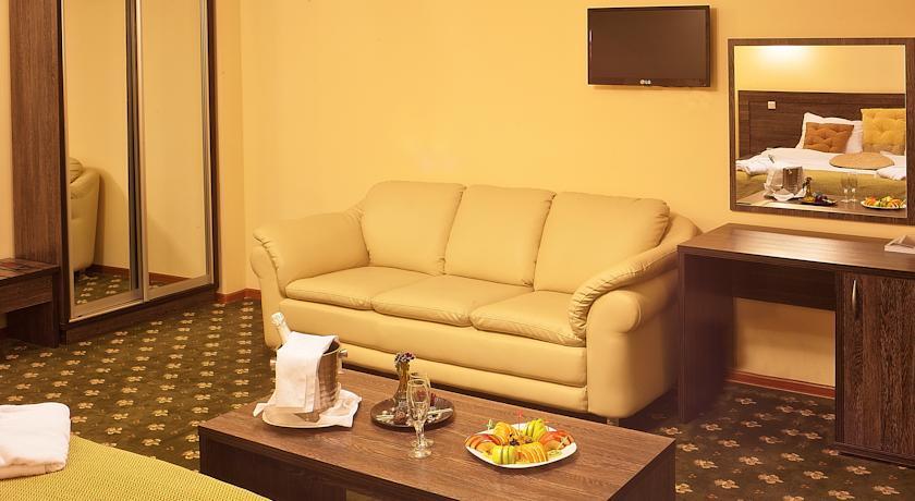 Golden Palace Hotel Almaty Bagian luar foto