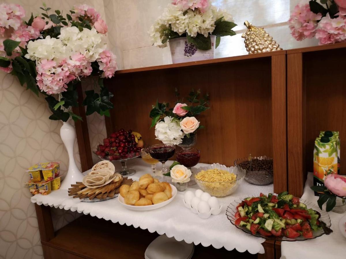 Golden Palace Hotel Almaty Bagian luar foto
